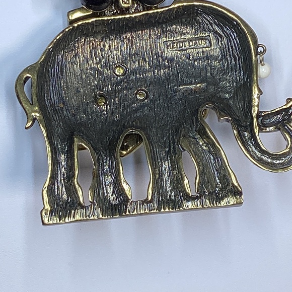 Heidi Daus “Majestic Mr. Elephant” Drop Jewelry - Picture 4 of 5